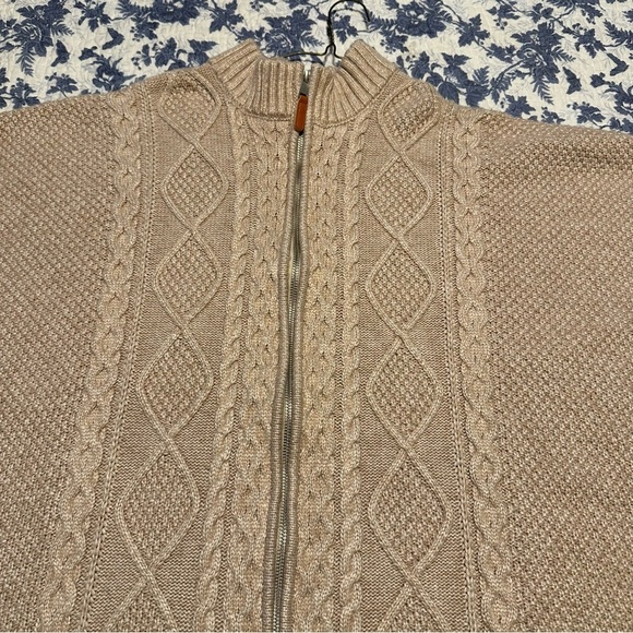 Cupcakes and Cashmere Poncho Cable Knit Cream Zip Up Neutral Cape Size S/M - Picture 6 of 10